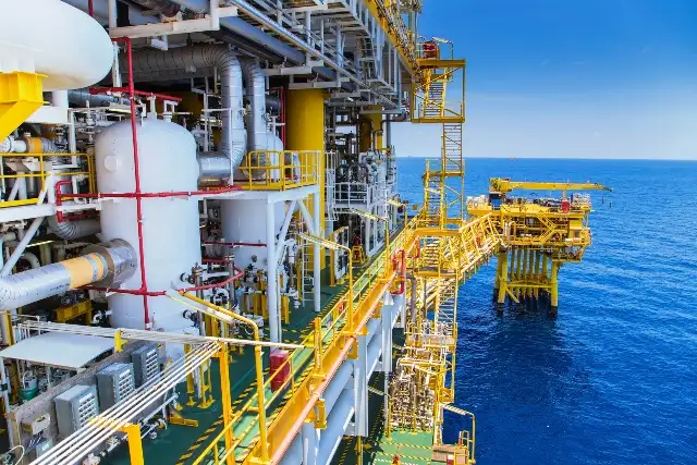 Тискозберігаючий резервуар на морській нафтовій платформі