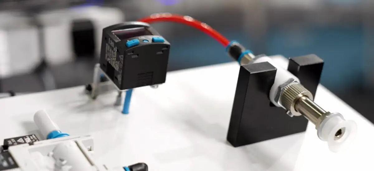 Ультразвуковой преобразователь и датчик Festo для детекции акустических сигналов кавитации в системе